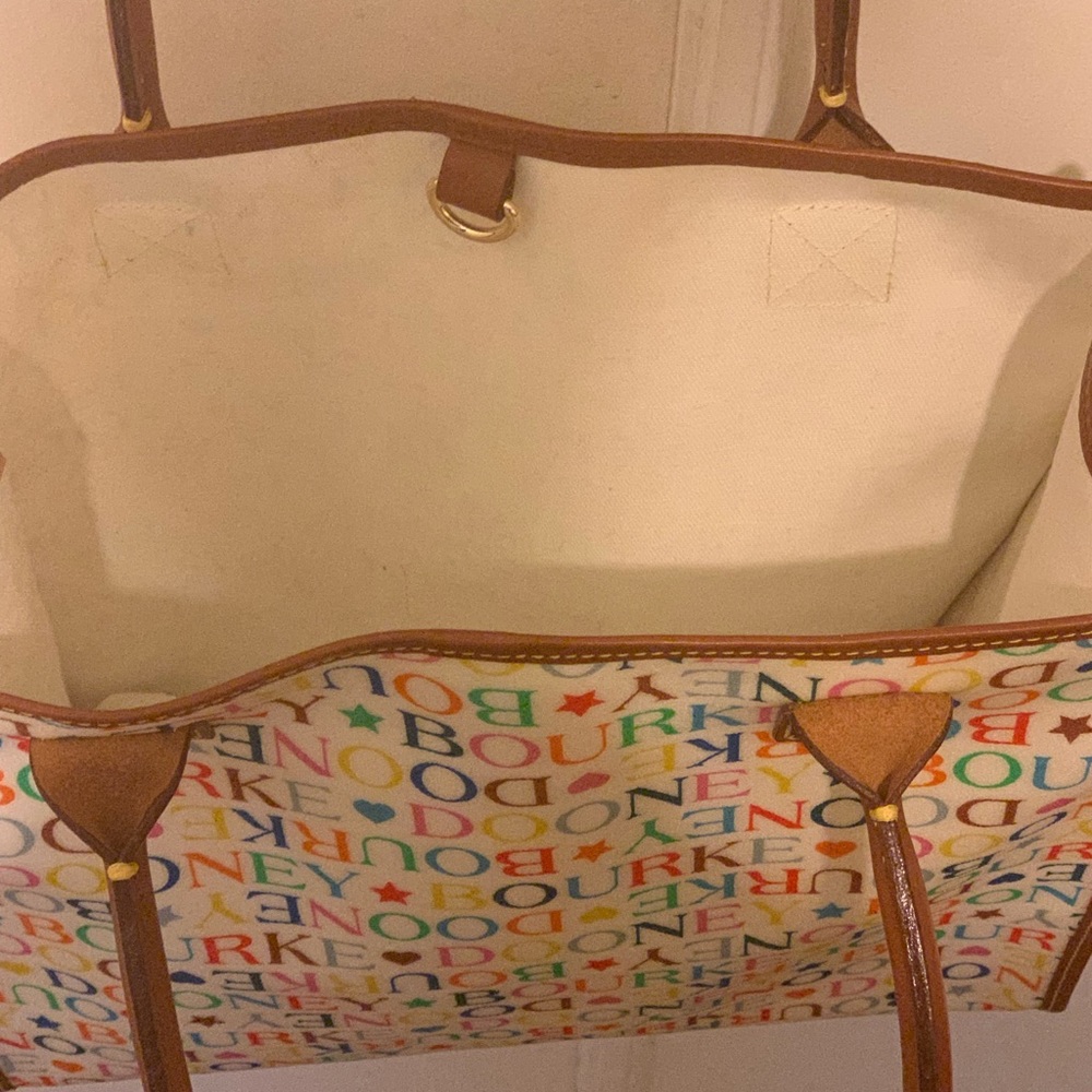 Amina’s Closet💕Authentic Dooney & Bourke Tote